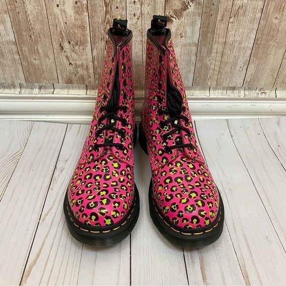 Dr. Martens 1460 Smooth Leather Leopard Print Combat Boots Size 7 Women - Picture 2 of 14